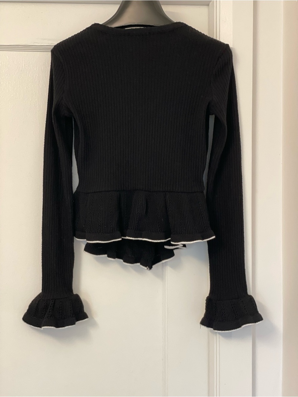 Zara Black Ribbed Button-Front Ruffle-Hem Top - Picture 2 of 4